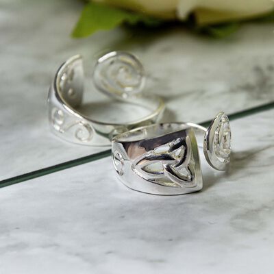 Hallmarked Sterling Silver Trinity Knot and Spiral Designed Ring
